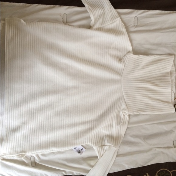 Turtleneck - Picture 2 of 3