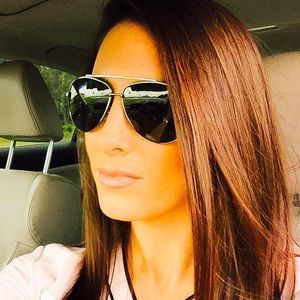 Meet your Posher, Stephanie