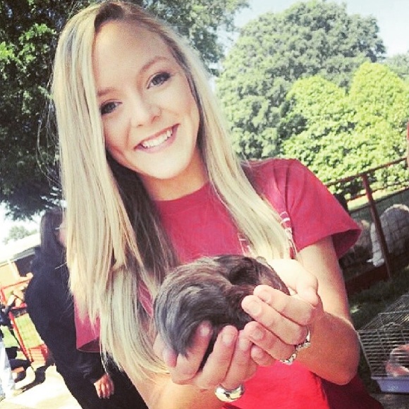 Meet your Posher, Hannah - Picture 1 of 1