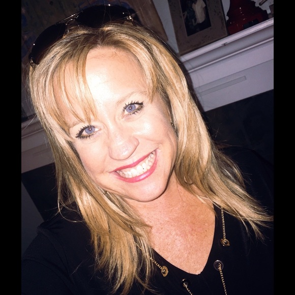 Meet your Posher, March - Picture 2 of 3