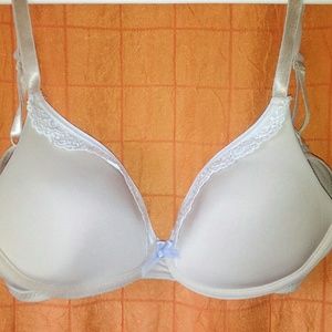 Beige bra size 34B