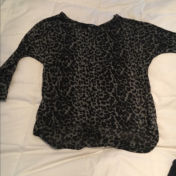 Forever 21 leopard print blouse - Picture 2 of 2