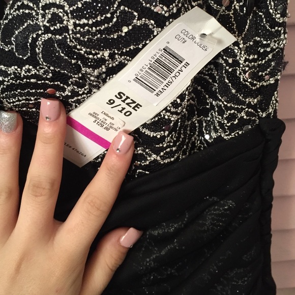 Prom dress new with tags - Picture 3 of 4