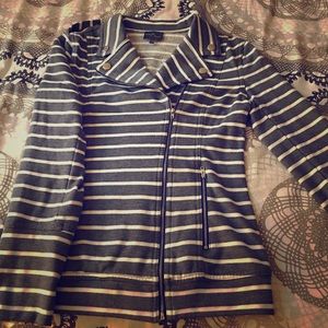 Perfect fall or spring jacket/sweater