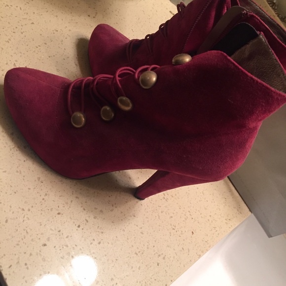 Jeffrey Campbell Shoes - Jeffrey Campbell Size 7 Booties