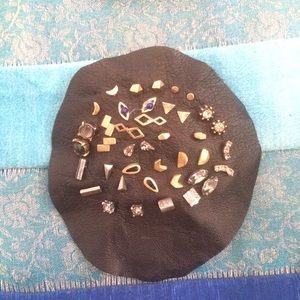 Free people pack of 20 pairs of studs