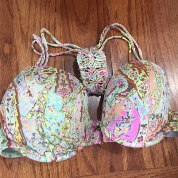 Victoria's Secret bathing suit top 34C