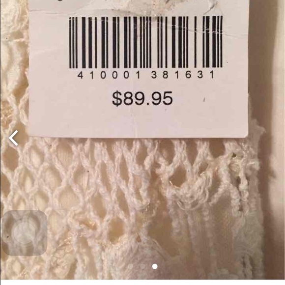 cream lace dress - Picture 3 of 3