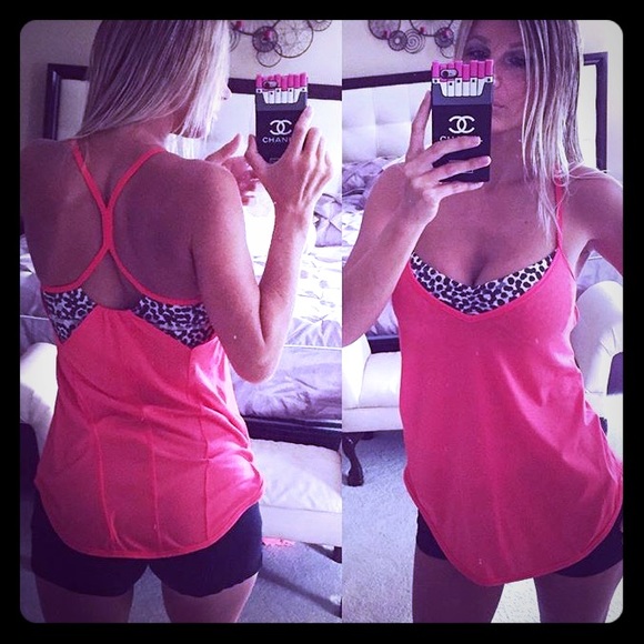 lululemon athletica Tops - Sexy tank with build in bra