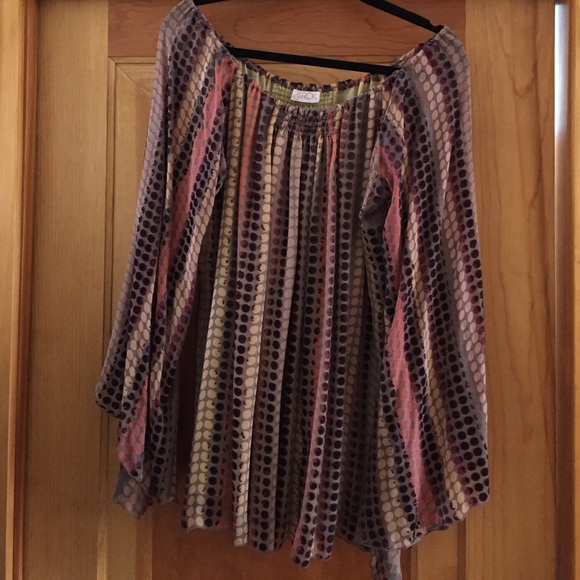 LaRok off shoulder swing top Size L