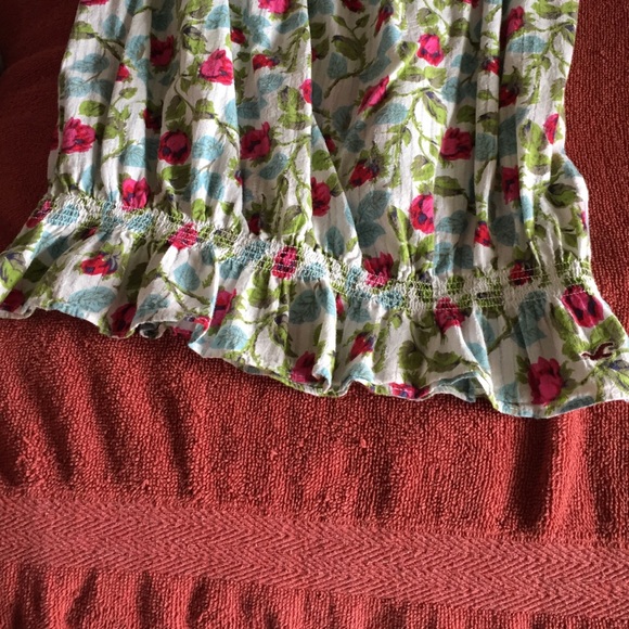🌸Hollister Top🌸 - Picture 3 of 4
