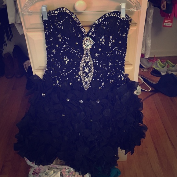 SALE Black Strapless homecoming/ Prom dress!