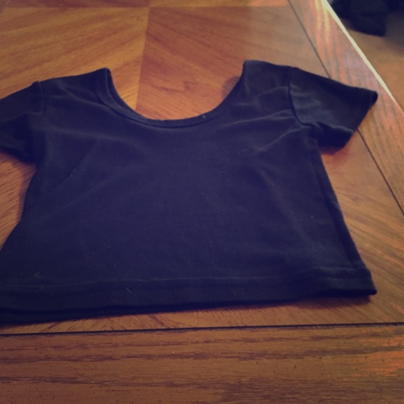 Black crop top - Picture 1 of 3