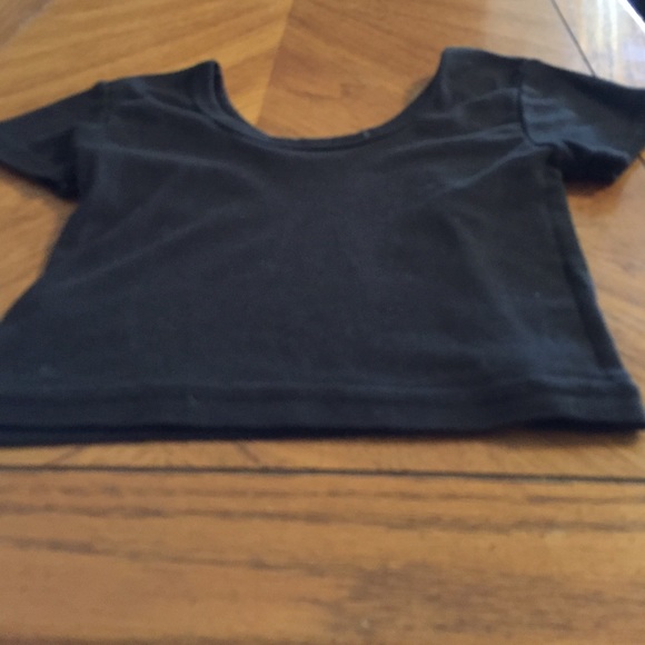 Black crop top - Picture 2 of 3