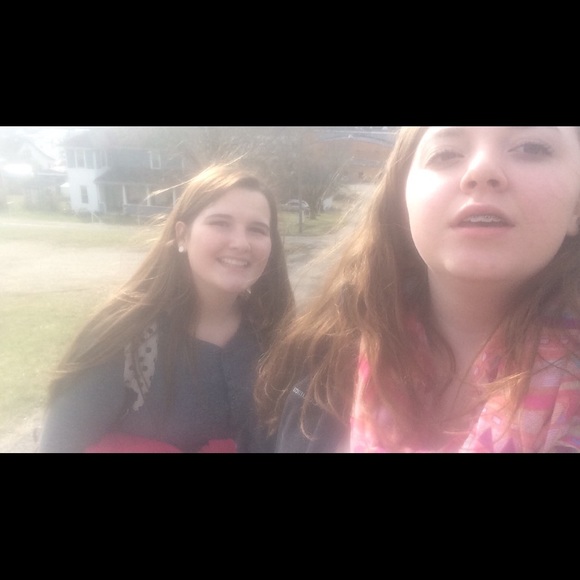 Meet your Posher, Hannah and Maddie