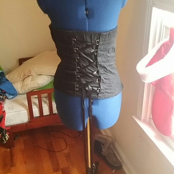 New condition tripp corset