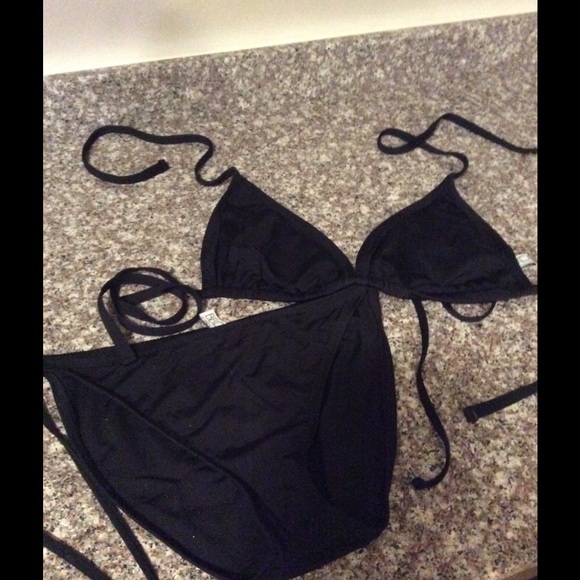 BECCA Other - Becca black string bikini