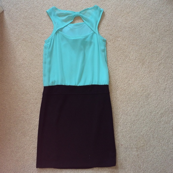 Dress - Picture 2 of 2