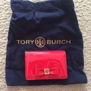 Tory Burch red card holder with bow