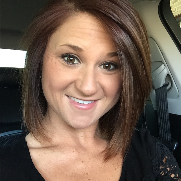 Meet your Posher, Amanda - Picture 1 of 1
