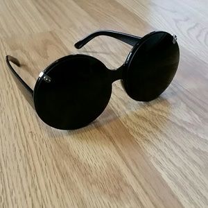BRAND NEW Chic, convertible sunglasses