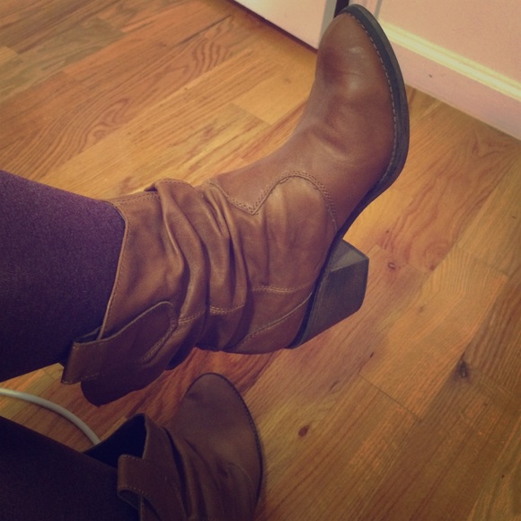 Sassy cowgirl boots! 🐴