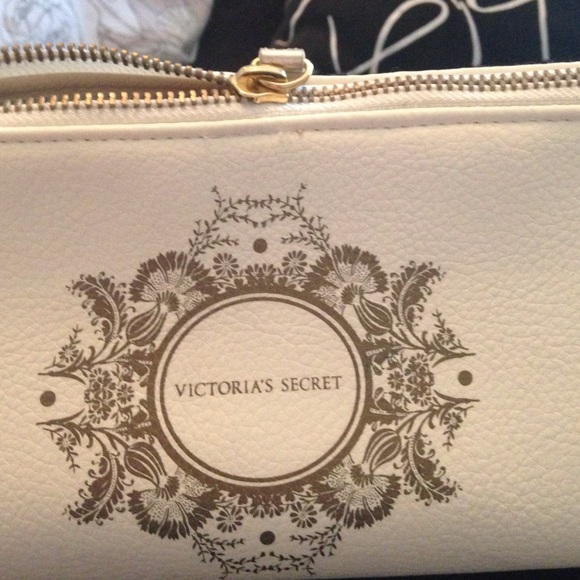 Victoria secret mini makeup bags - Picture 2 of 4