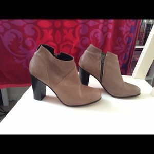 Steven by Steve Madden Taupe-y Booties!!