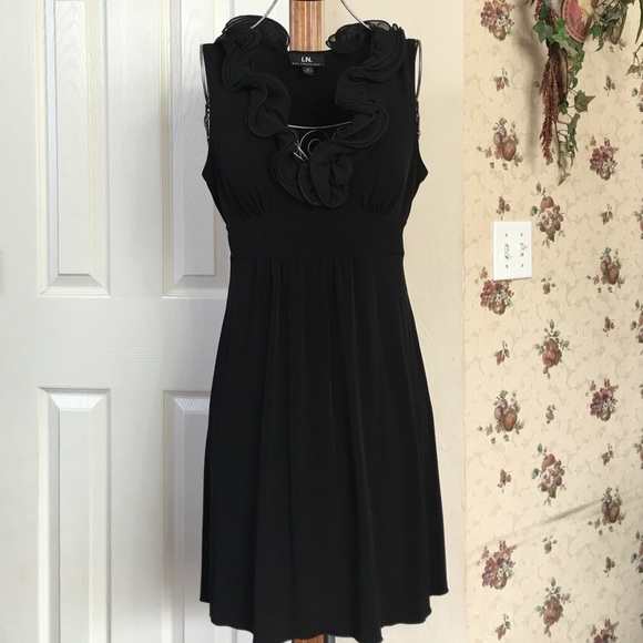 Black dress with feature neckline - Picture 1 of 3