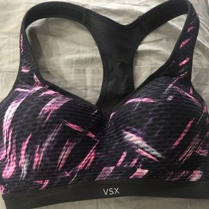 32 D Victoria's Secret sports bra
