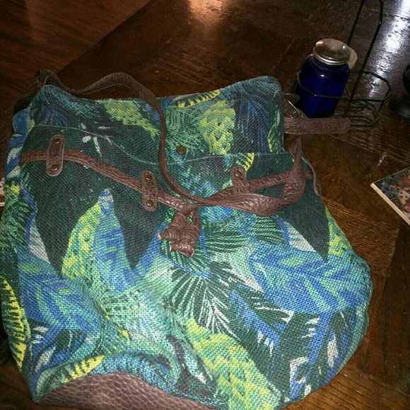 Bucket bag - Picture 1 of 1