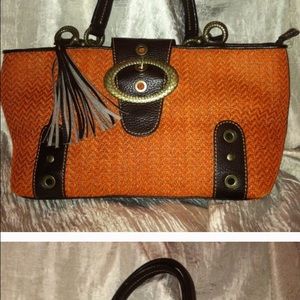 🎉HP🎉 ADRIENNE VITTADINI  HANDBAG