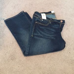 Abercrombie and Fitch Below the Knee Cropped Jean