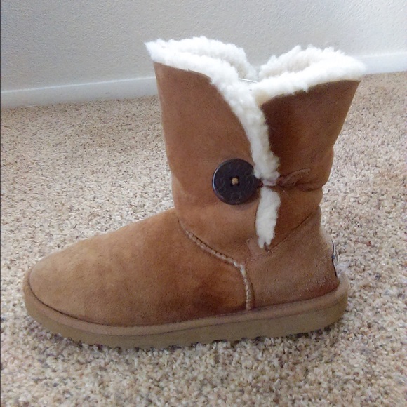 Authentic Ugg Australia Bailey Buttons