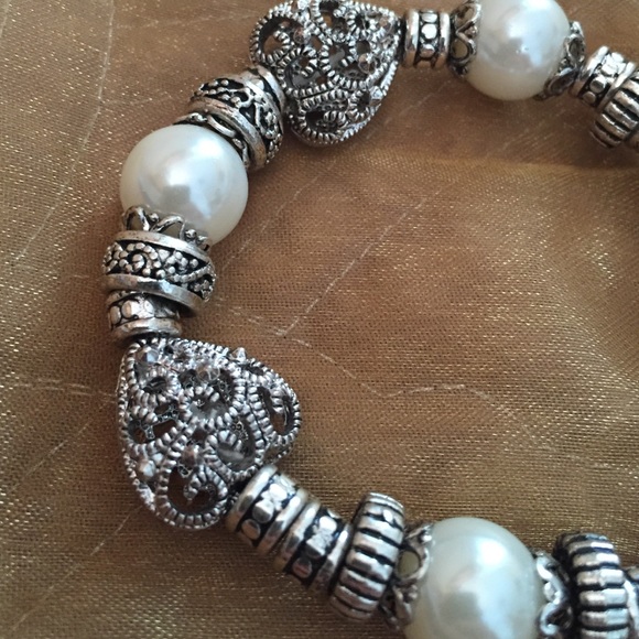 Heart Charm Bracelet - Picture 3 of 4