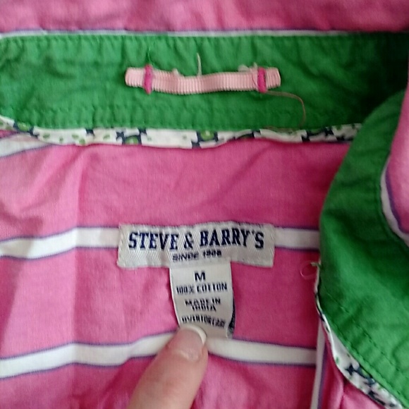 Button down - Picture 2 of 2