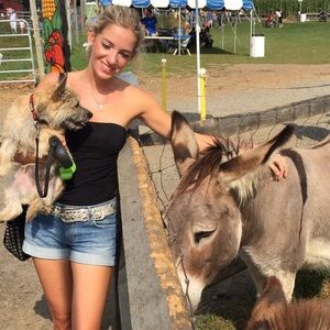 Meet your Posher, Melissa