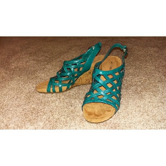 Aerosoles wedges NEVER WORN!