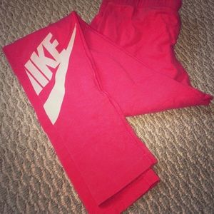 {NIKE} size M leggings