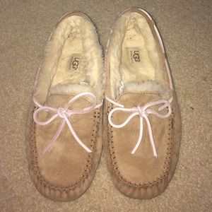 Gently used Authentic UGG Dakota Slippers