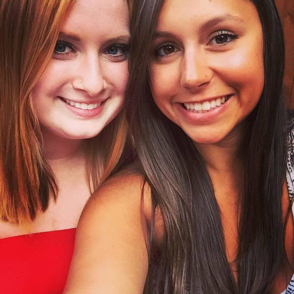 Meet your Posher, Brooke - Picture 1 of 1