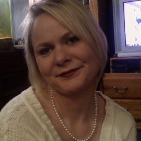 Meet your Posher, Liz - Picture 1 of 1
