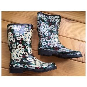 Flower Print Rain Boots. Size 9.