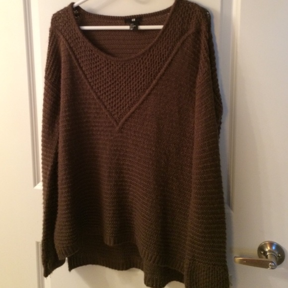 H&M loose dark green/brown sweater!