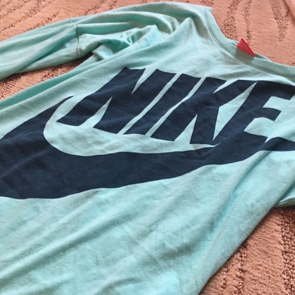 long sleeve Nike shirt - Picture 2 of 3