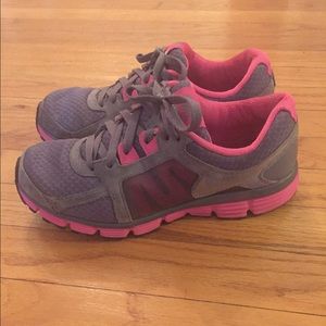 Nike Dual Fusion sneakers