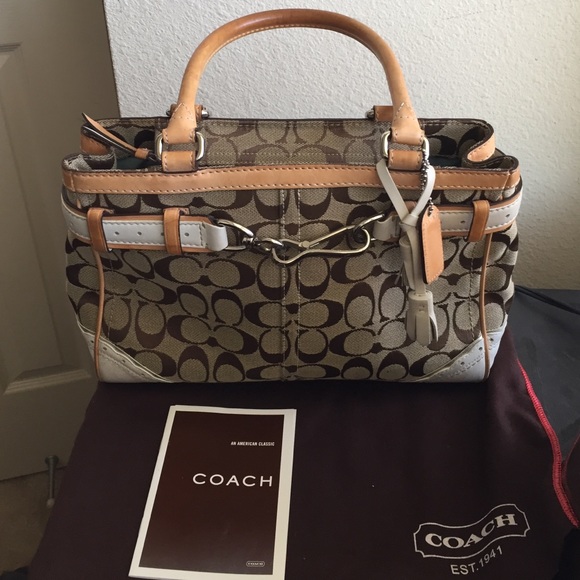 😍😍😍Like new AUTH. COACH HANDBAG 😍😍😍