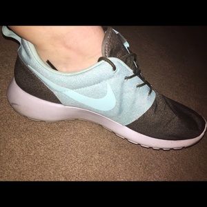 Roshe's