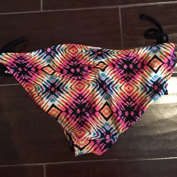 Multi colored bikini - Picture 4 of 4