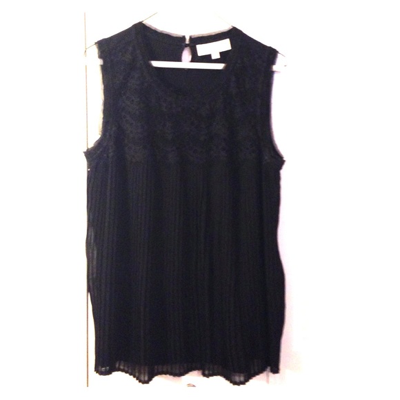 Sleeveless black lace accordion inspired top
